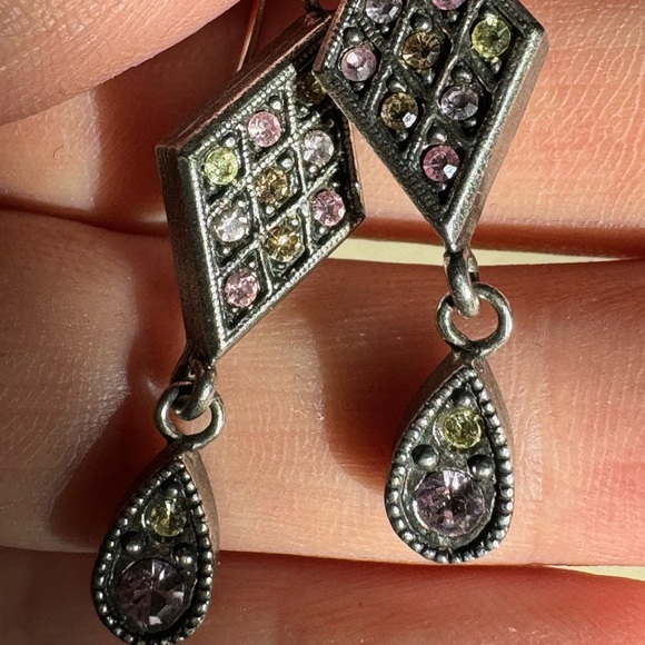 Patricia Locke silver tone multicolored crystal dangle vintage earrings - Picture 6 of 13